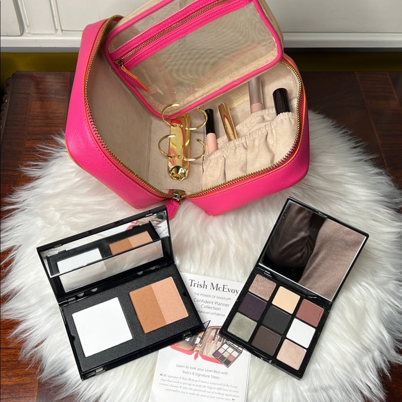 Trish McEvoy Pink Cosmetic Organizer with Eye Shadow Palette & Powder Foundation - Picture 6 of 17